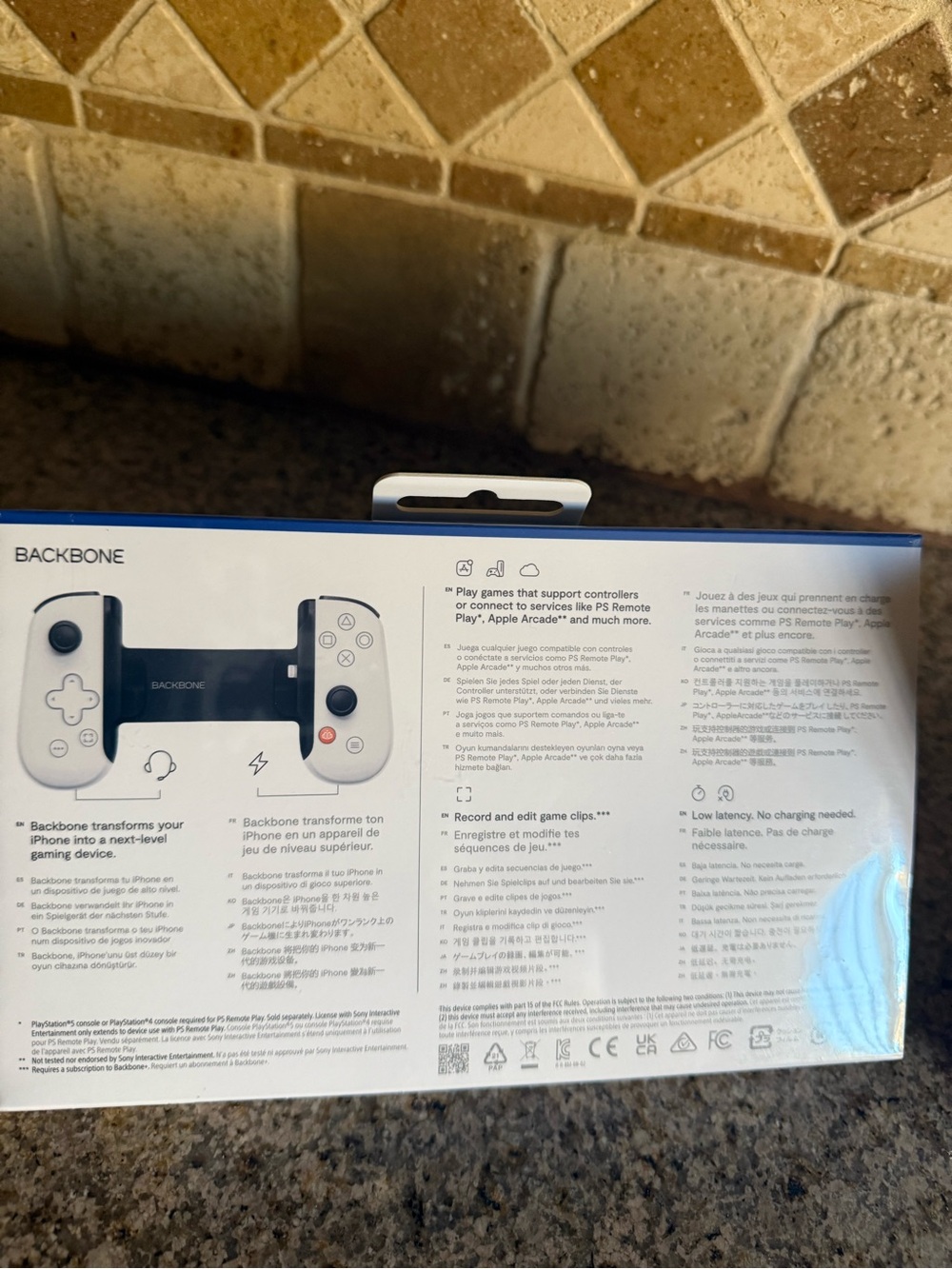 Backbone One PlayStation Edition Controller (Lightning) + Official Carrying Case - Picture 3 of 7